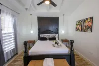 Spectular 4 Bed Luxury Villa, private pool, 5 min to beach - St. James Hotels in 