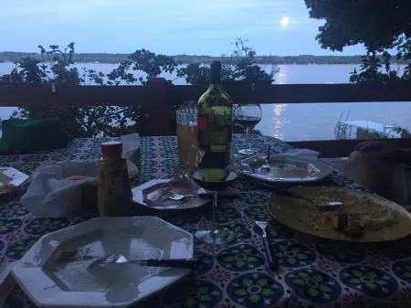 Lakefront Home:Thanksgiving:  Cozy up to Our Fireplace after Skiing/Wine Tasting