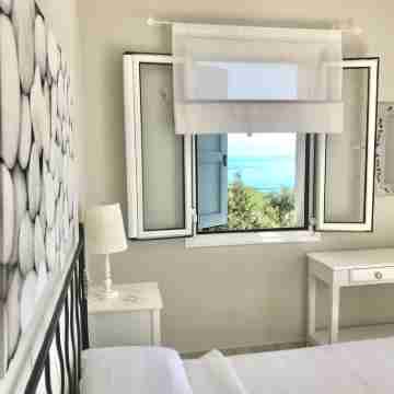 Armonia Villa, Stunning views, private pool, peaceful location, sleeps 2-7 Rooms