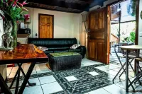 Lovely Garden, 1 bedroom, with POOL & AC - Rogers Hospitality - Quepos/MA