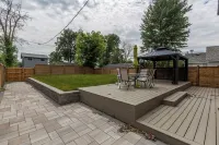 Welcome to Lake House by Lis, where stunning lake views and serene sunsets await Hotels in Cookstown