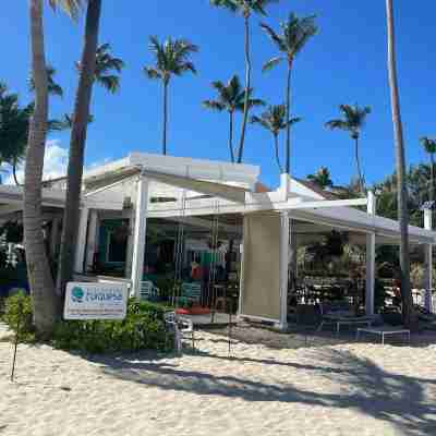 Beachfront Oversized 1 Bedroom Condo, Playa Turquesa Hotel Exterior