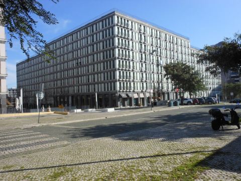 Entrecampos 6, luxury T3 apartment with garage.