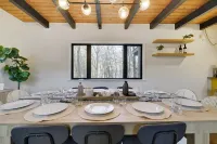 Lux Lakeside in amenity rich gated community w/ HotTub, Sauna, Stream, Game Room