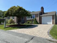 Beach house walking distance to Second Beach