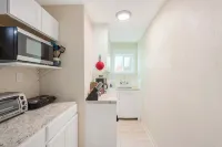 Gunslingers Hideout - Derringer - Tombstone; Roku TV; Wifi