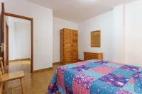 El Faro Apartment. Spacious, bright apartment in a quiet building Hoteles en Los Llanos de Aridane