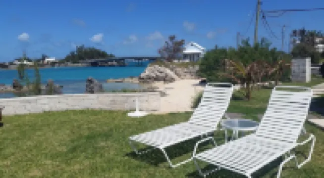 Stunning sunsets, turtle watching, longtails wheeling and glow worms .... 薩默塞特酒店