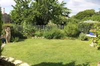 Studio 26m2 private garden 100m2 village center