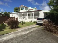 Villa Kreyol Lecusson - Private Pool & Walking Beach in Saint-François Hotels in 