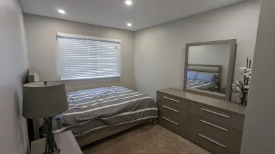 Doctor's Lounge - An Executive Home in Niagara
