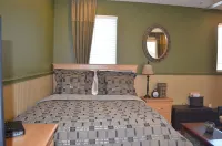 $$$ savings in Amazing Studio for 2 w/ free parking & wifi / No daily resort fee マウント チャールストン周辺のホテル