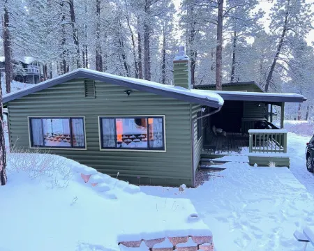 Cozy Cabin National Forest Access Flagstaff, Sedona, Grand Canyon 卡馳納山莊酒店