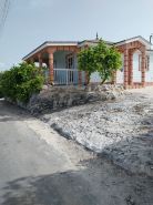 Charming 2-Bedroom House in Tranquil Staniel Cay near Thunderball Grotto