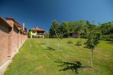 Our house  is located in the Papuk Nature Park, near the lake. Отели в г. Дузлук