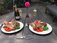 60 m2 luxury apartment with double jacuzzi and private Finnish sauna, in villa 奧斯酒店