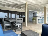 Ruby On The Salina: Pool, Bar & Stunning View - 4 Minutes to Beaches!