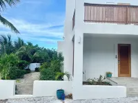 Charming spacious 2-bedroom villa with AC, pool, ocean views in Providenciales