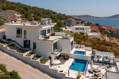 Villa Ocean view 1, unlimited sunsets with view to the harbour Marina Frappa  호텔