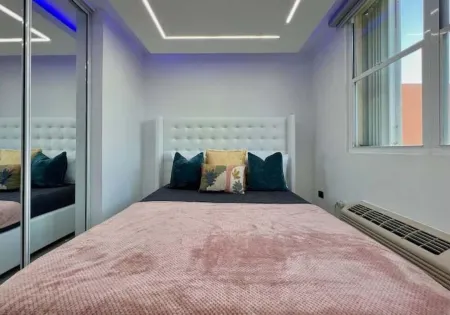 Malibu Beach Penthouse Steps to Beach & Pool