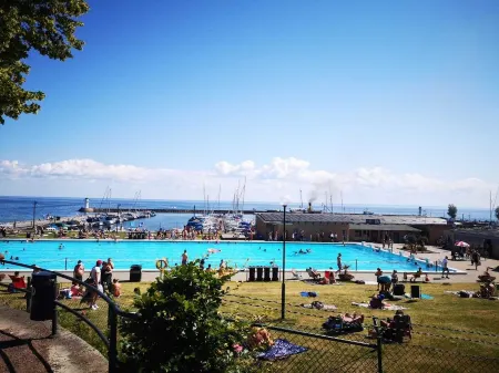 Holiday house "smultronsställe", Hjo, Vätternsee Отели в г. Ю