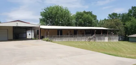 Buncombe Creek  Short Resorts at Lake Texoma. Kingston , OK.
