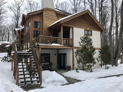 Boyne Mountain 5 bedroom/4 bathroom Disciples Village, Luxury + Starbucks!