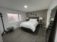 Vernon valley view suite with private Hot Tub