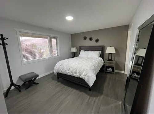 Vernon valley view suite with private Hot Tub