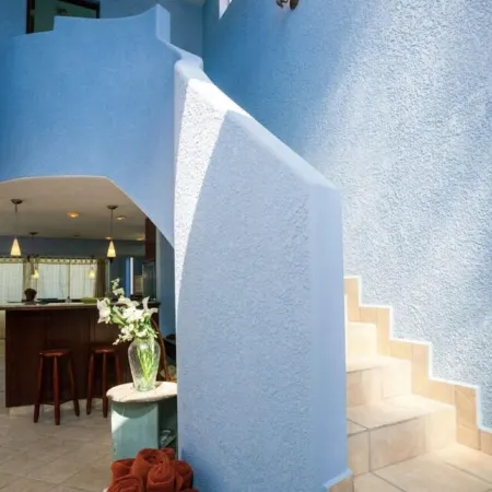 $3,000,000 Luxury Beach Front (4) Bedrooms Condo famous West Bay Beach Sleeps 8