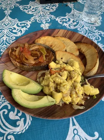 Private 2 bedroom Casitas with pool. Azteca villas Отели рядом с достопримечательностью «Treasure Beach»