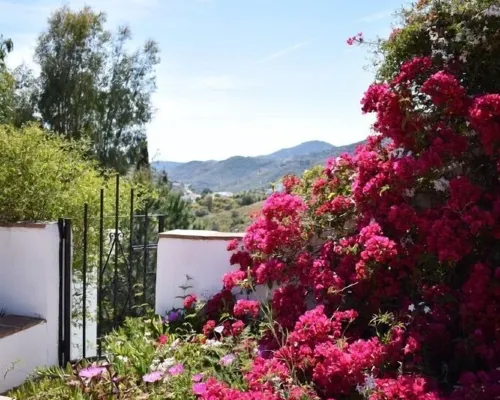 Characterful, Stylish 'Finca' with Heated Pool & Mountain Views (Beach 25 mins) Hotels in Competa