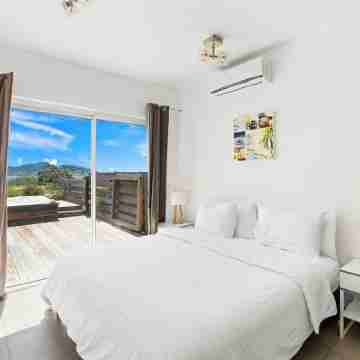 Oceanfront amazing 2 BR Villa - 2 min from the beach Rooms