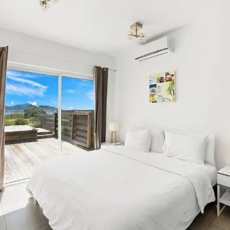 Oceanfront amazing 2 BR Villa - 2 min from the beach