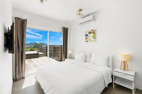 Oceanfront amazing 2 BR Villa - 2 min from the beach