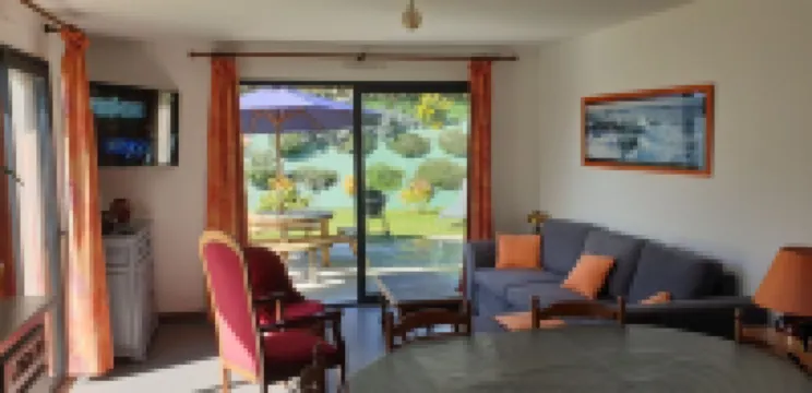 RECENT FLOOR HOUSE WITH CLOSED GARDEN NEAR THE BEACH