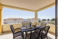 Charming apart.sa Terasom,250m od Mora,Parking,Wi-Fi,Roštilj,4 zvjezdice