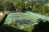 Beautiful 2 BR condo, pool, tenis court on Palma Real golf course