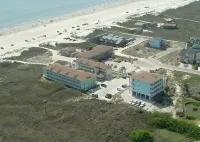 BeachGate CondoSuites and Oceanfront Resort