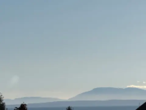 LUXURY COTTAGE IN DAVIS BAY, BC. 錫謝爾特酒店
