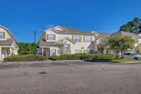 Myrtle Beach Condo w/ Community Perks