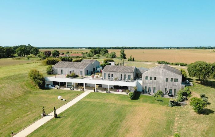 Appart'Hôtel Piscine Montaigu