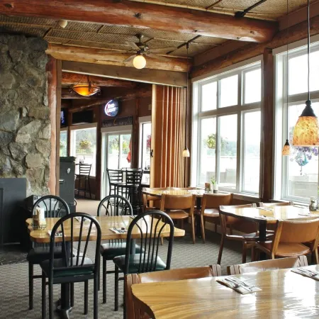 Lopez Islander Resort