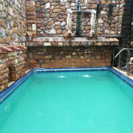 9 Queens Spa Hotel
