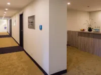 AINO Aparthotel Olympiapark Hotels near محطة مترو أونيفيرسيتيت