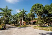 Bai Tu Long Mountain Resort Hotels in Vân Đồn District
