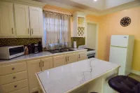 Sea Piton View Apartment- Location, Convenience, Modern Living Hotels in 