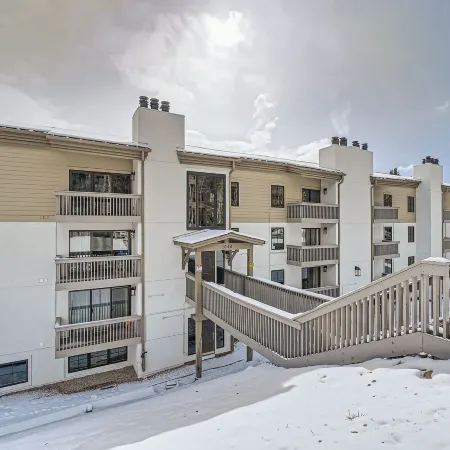 Snowlion Condos 302 3 Bedroom Condo by RedAwning