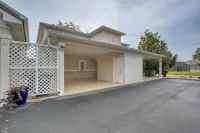 Lakefront Hot Springs Condo w/ Dock Access & Views - Apartments