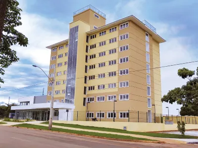 Hotel 10 Palmas Hotels near Tree Square